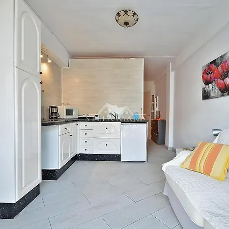 Apartment Bright *